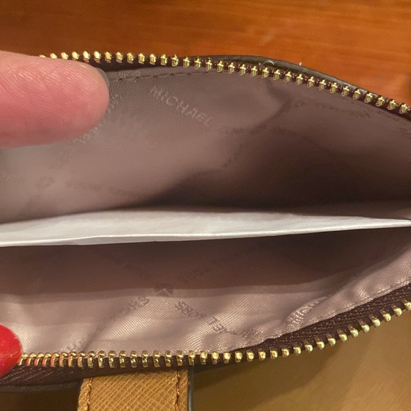 New MICHAEL KORS wristlet wallet - Picture 4 of 5